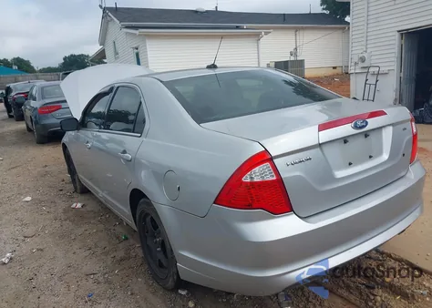 2010 Ford Fusion Se z USA, uszkodzony, nr VIN 3FAHP0HA3AR342710